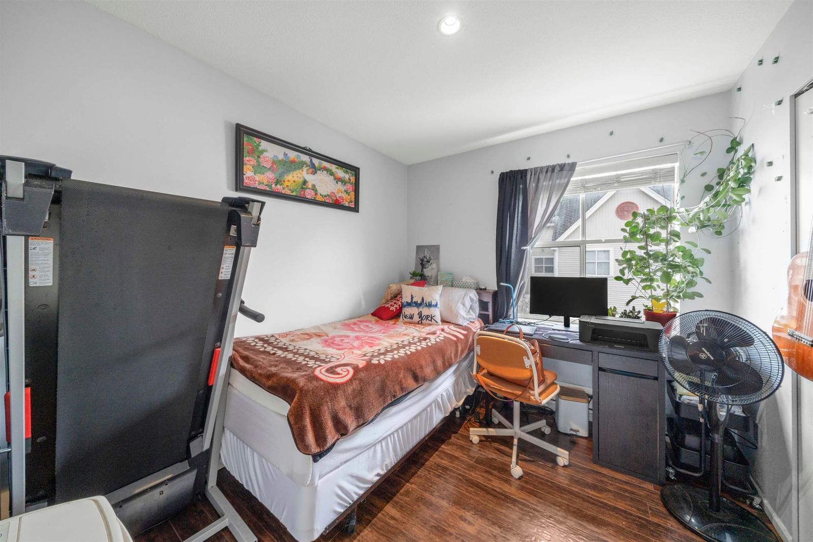 Listing Image 14