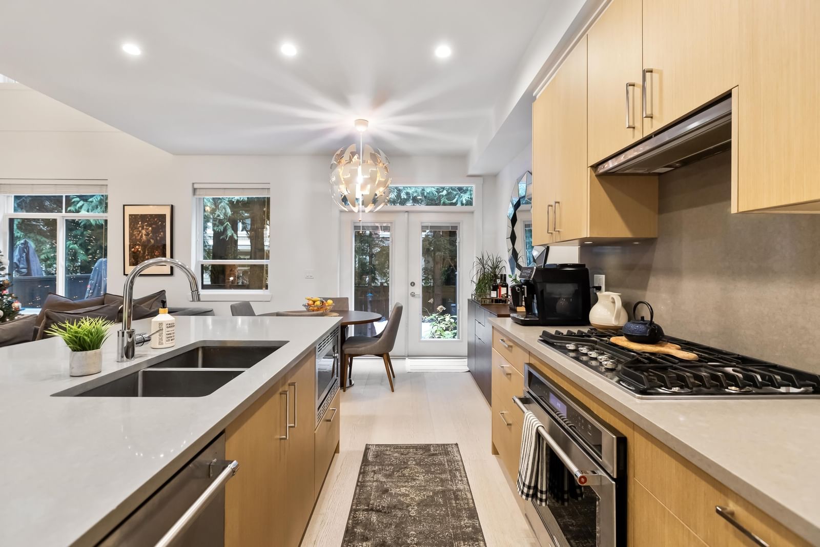 Listing Image 11