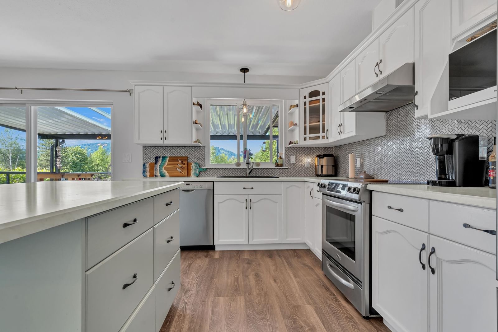 Listing Image 9