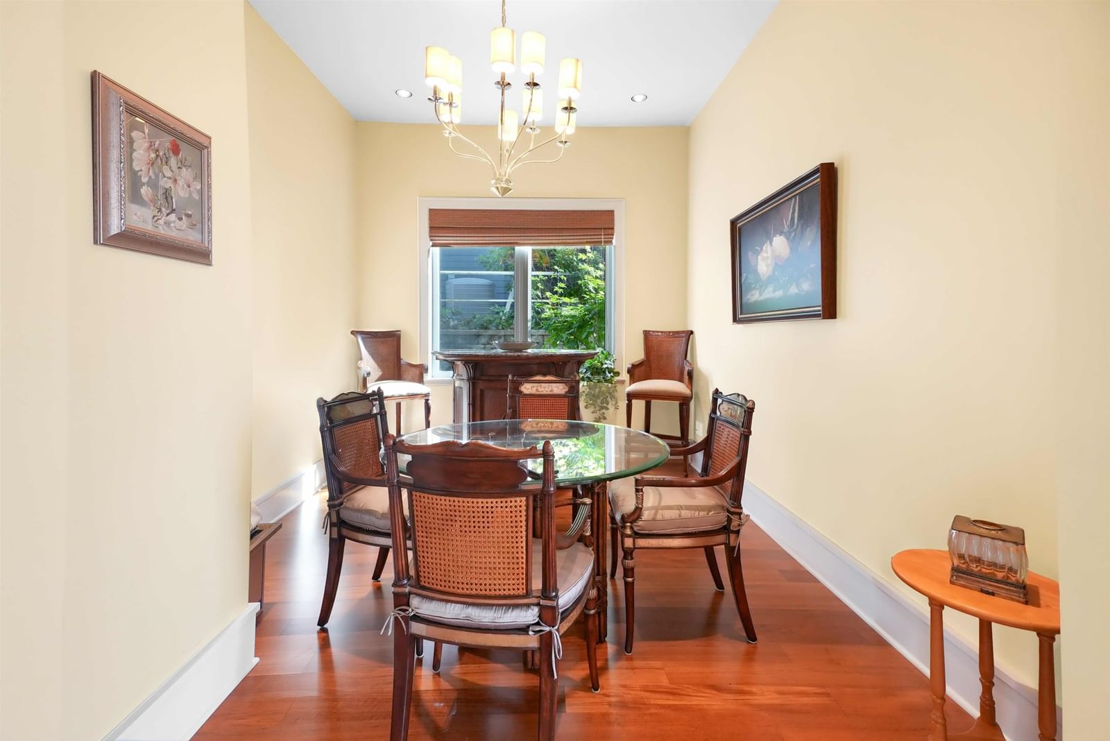 Listing Image 12