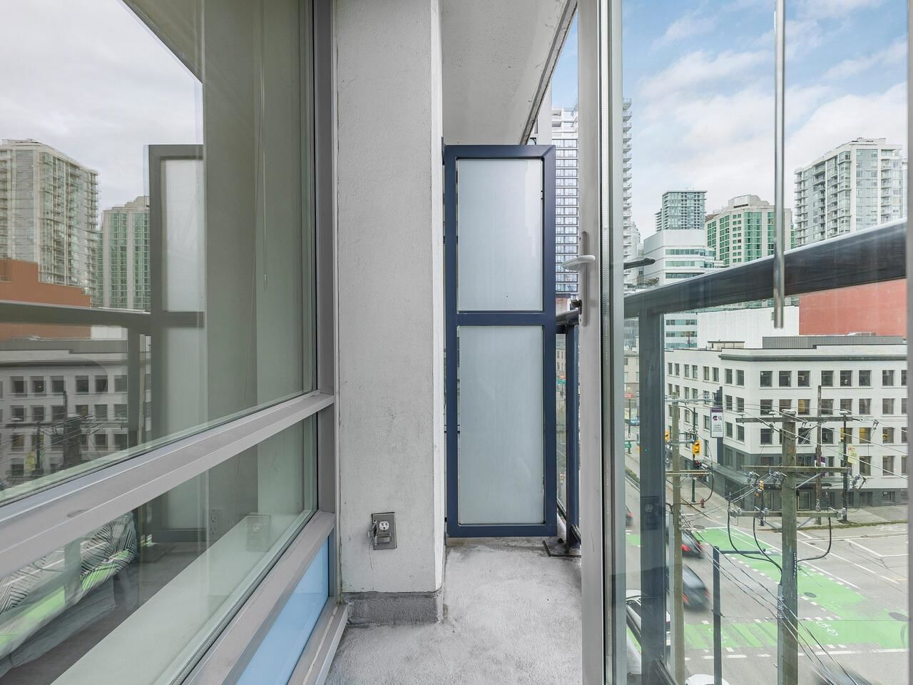 Listing Image 16