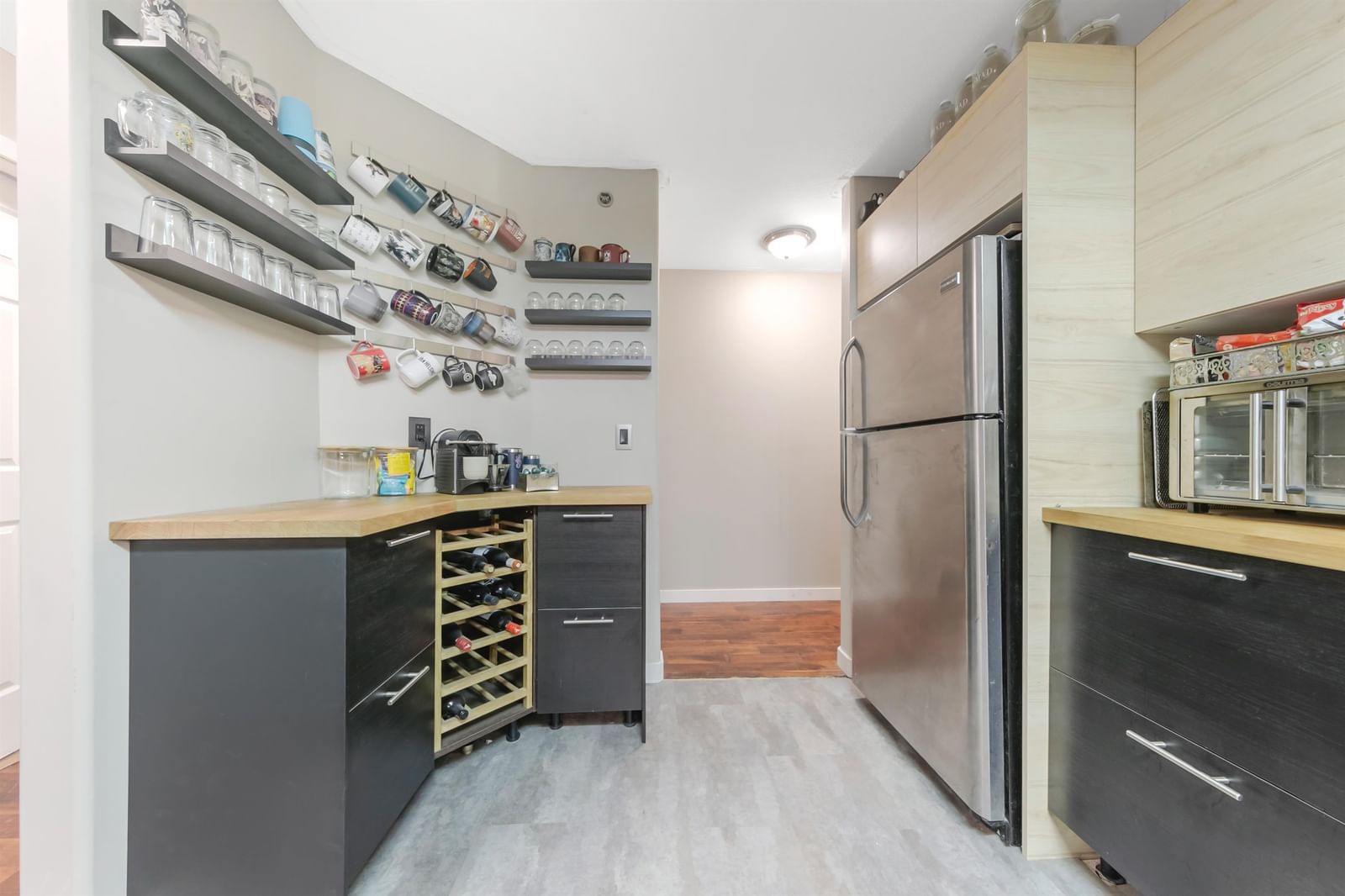 Listing Image 15