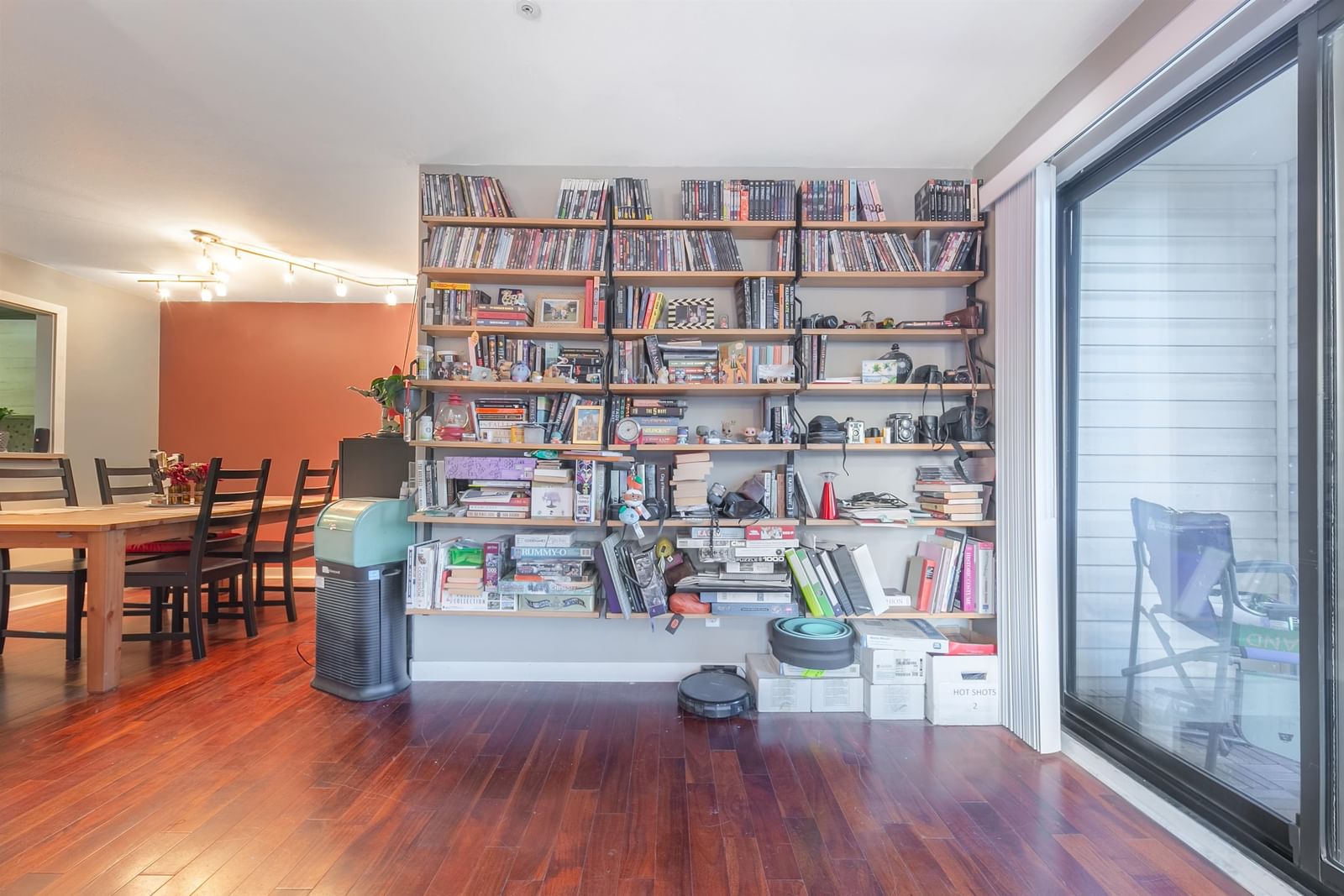 Listing Image 5