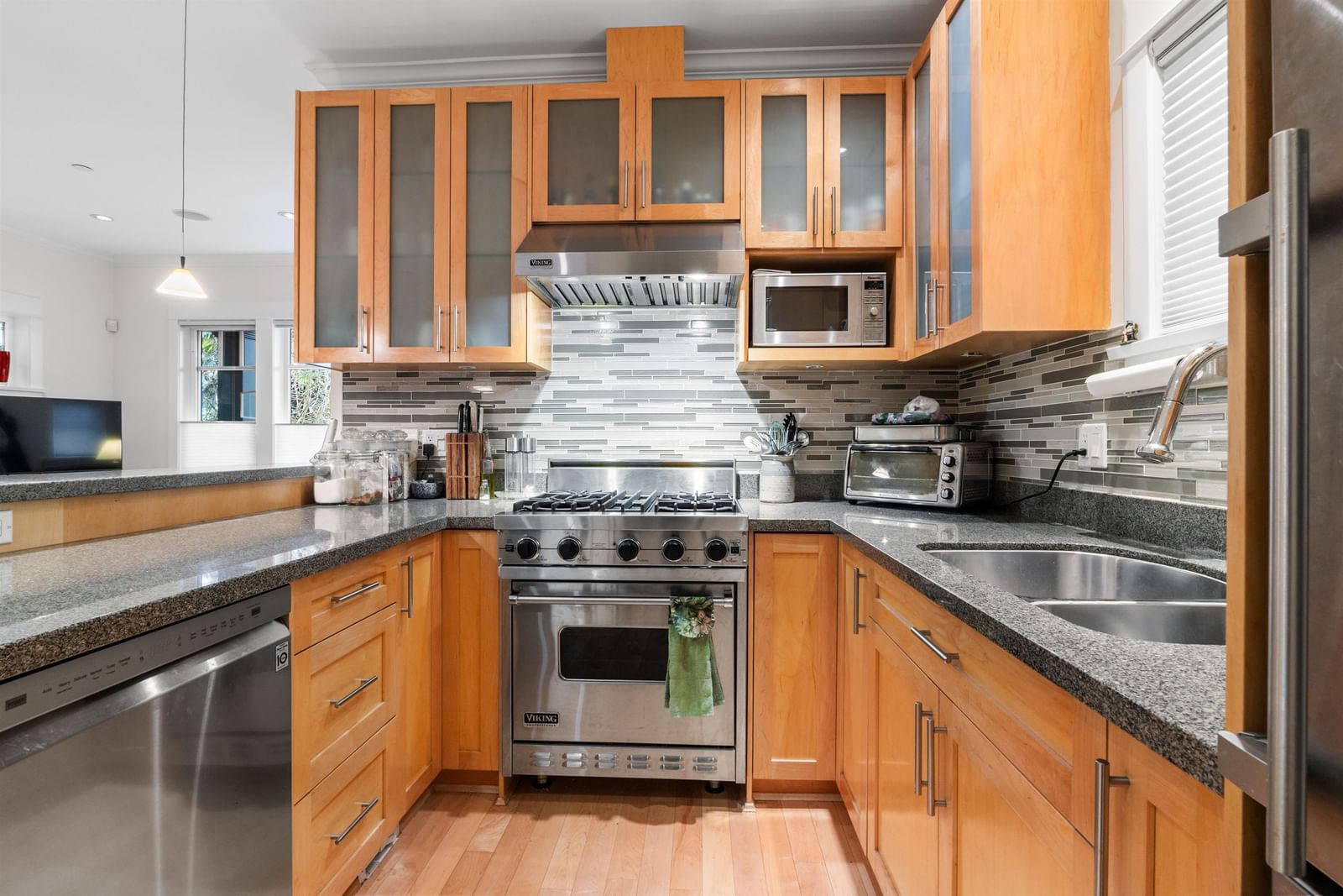 Listing Image 17