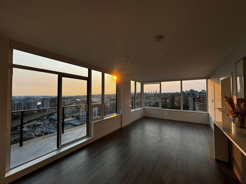 2702 - 823 Carnarvon Street, New Westminster, V3M 0N5 | Image 2