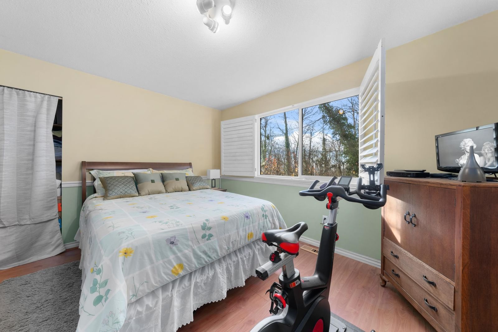Listing Image 21