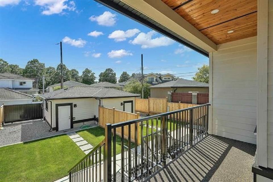 Listing Image 13
