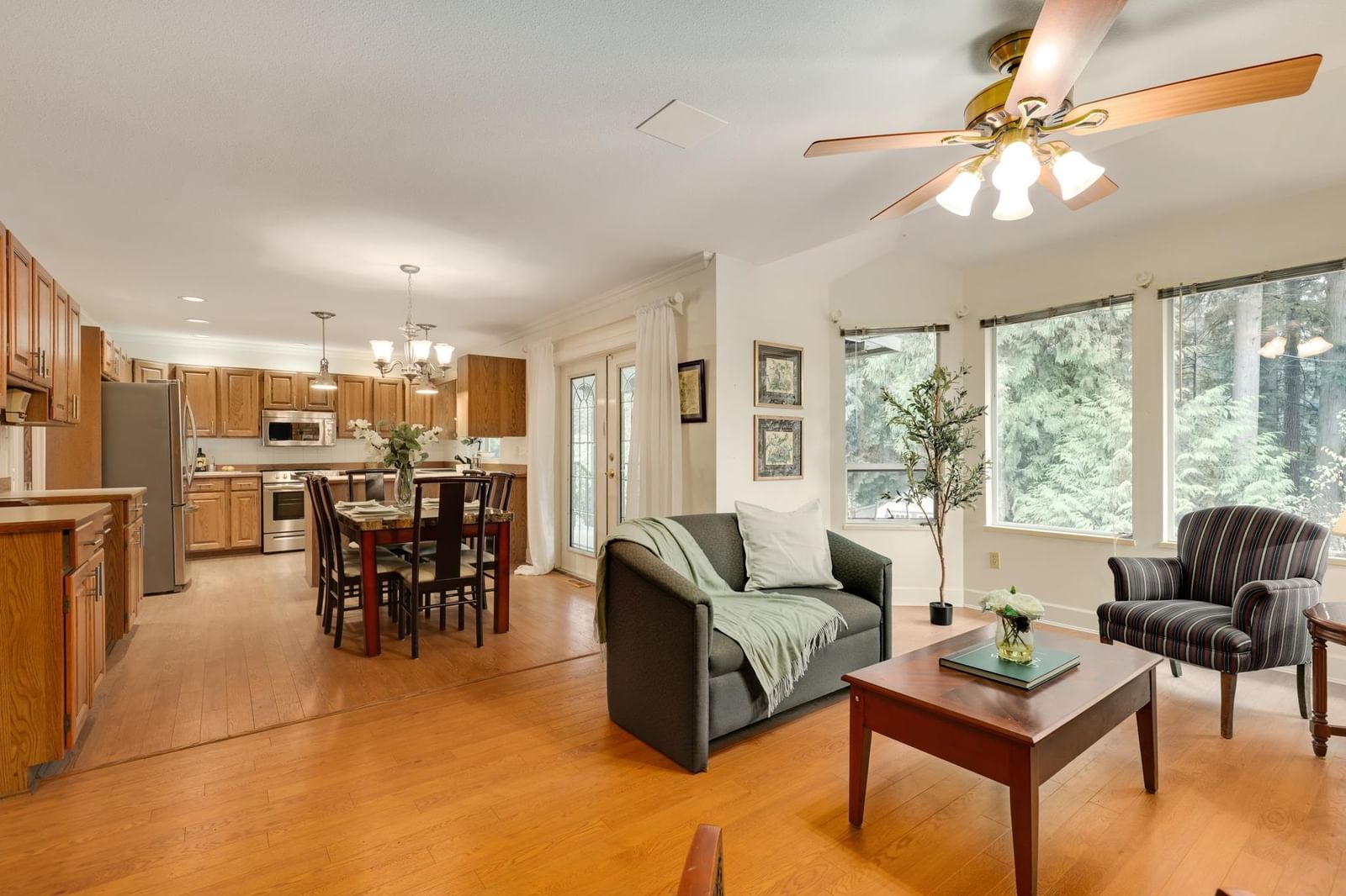 Listing Image 8