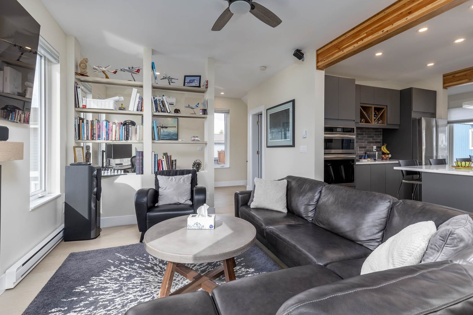 Listing Image 9