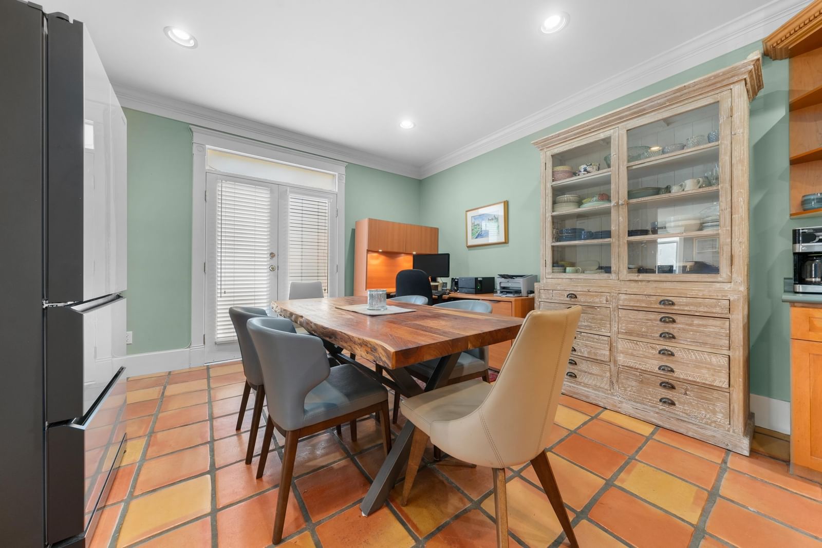 Listing Image 14