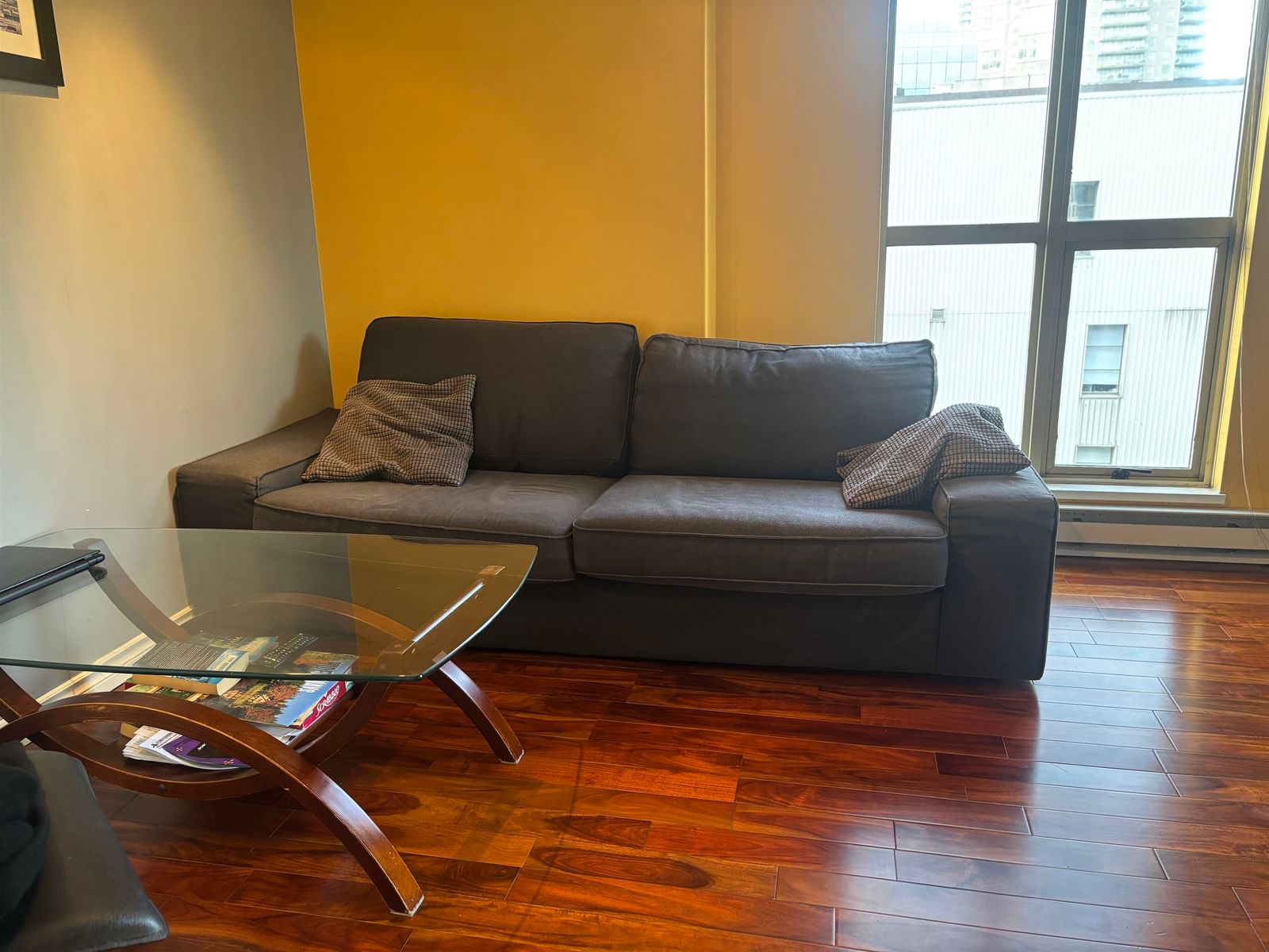 Listing Image 6