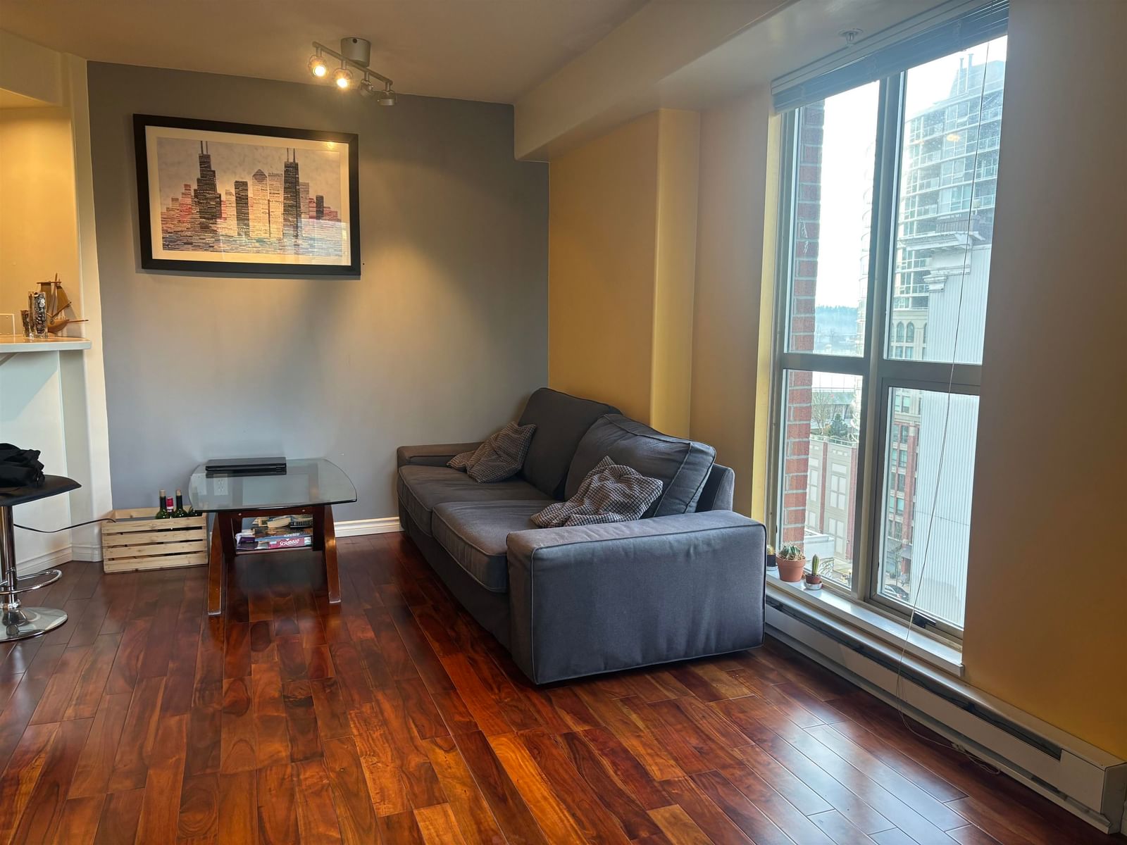 Listing Image 8