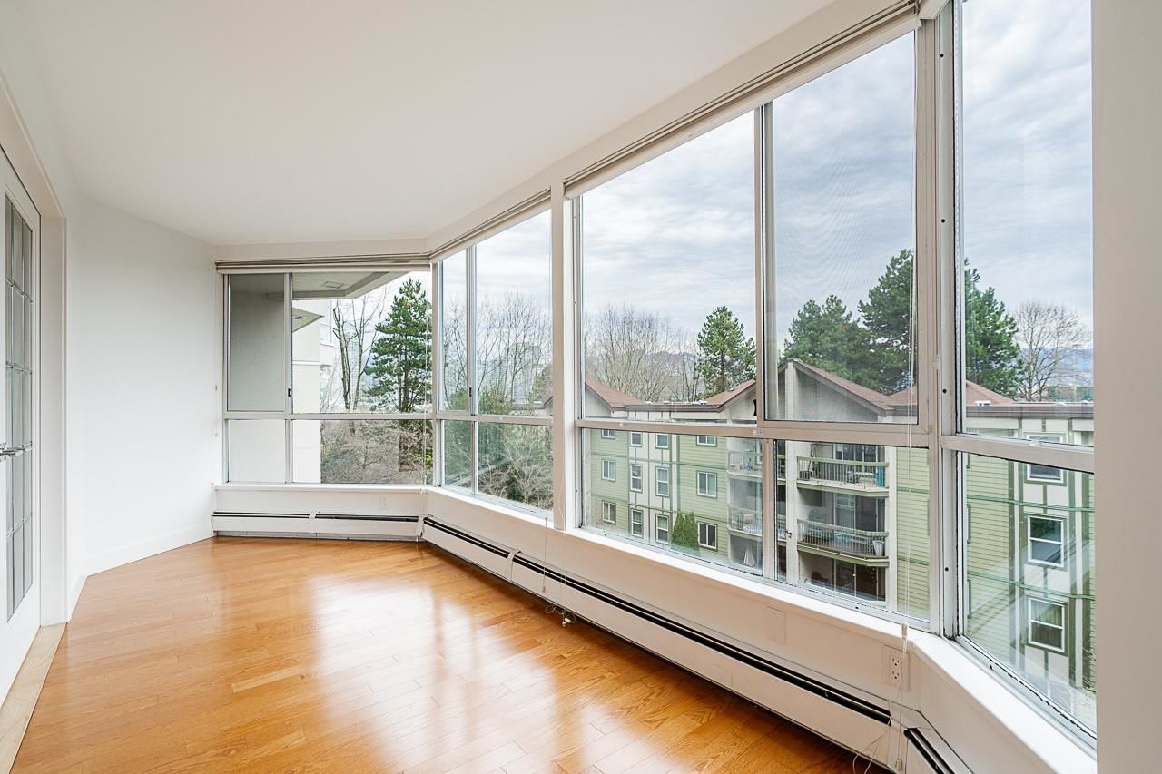 Listing Image 11