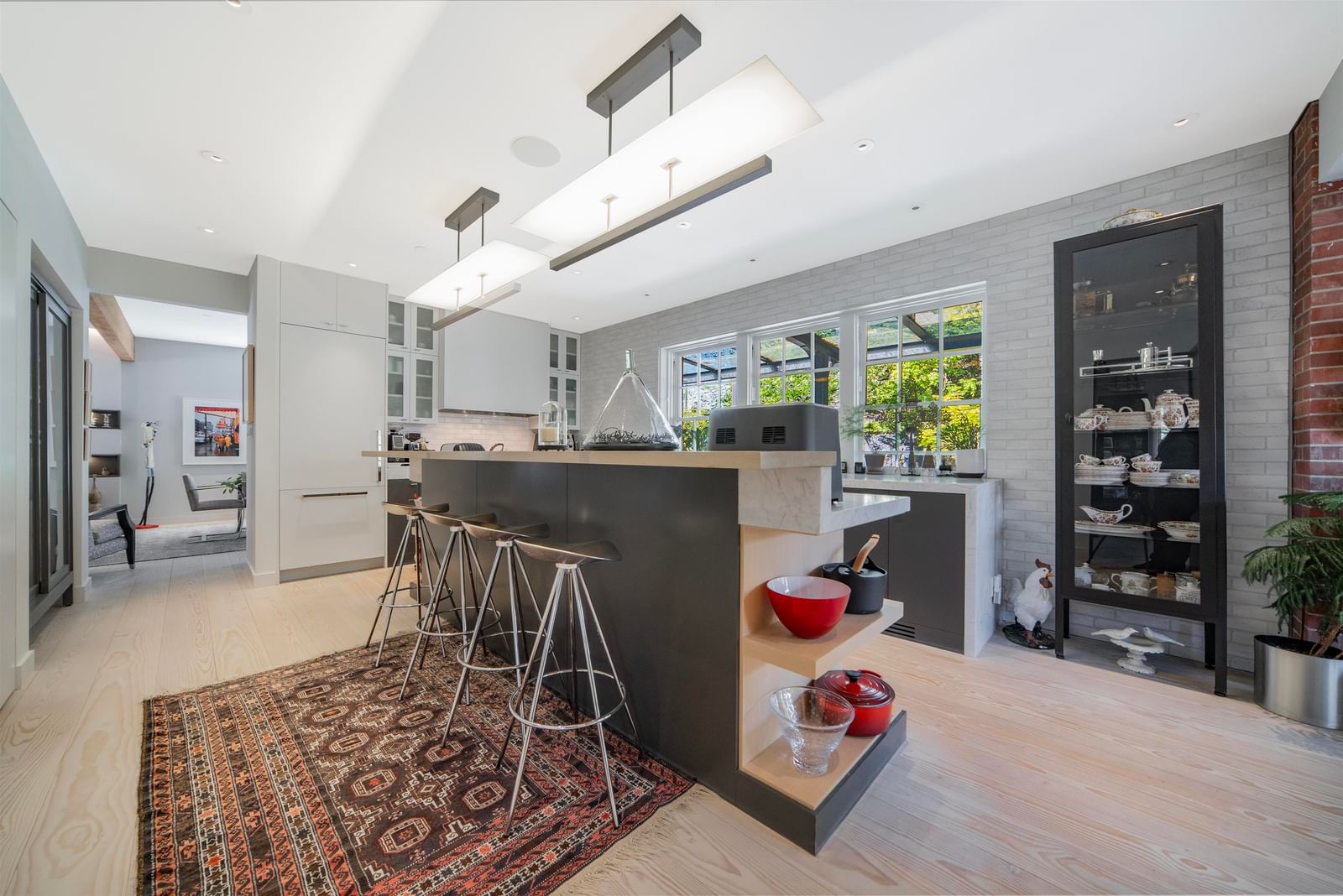 Listing Image 12