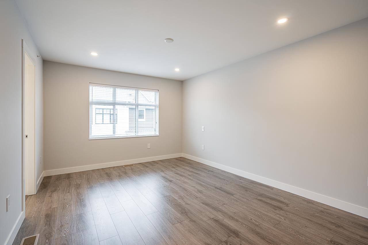 Listing Image 26
