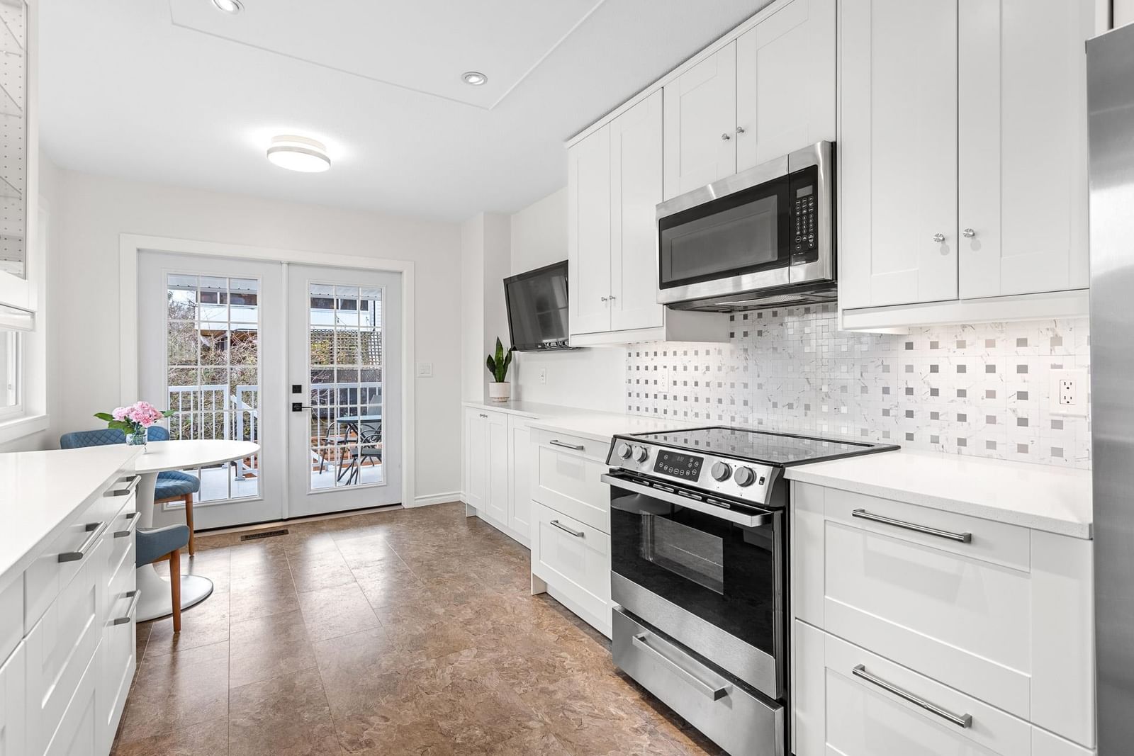 Listing Image 12
