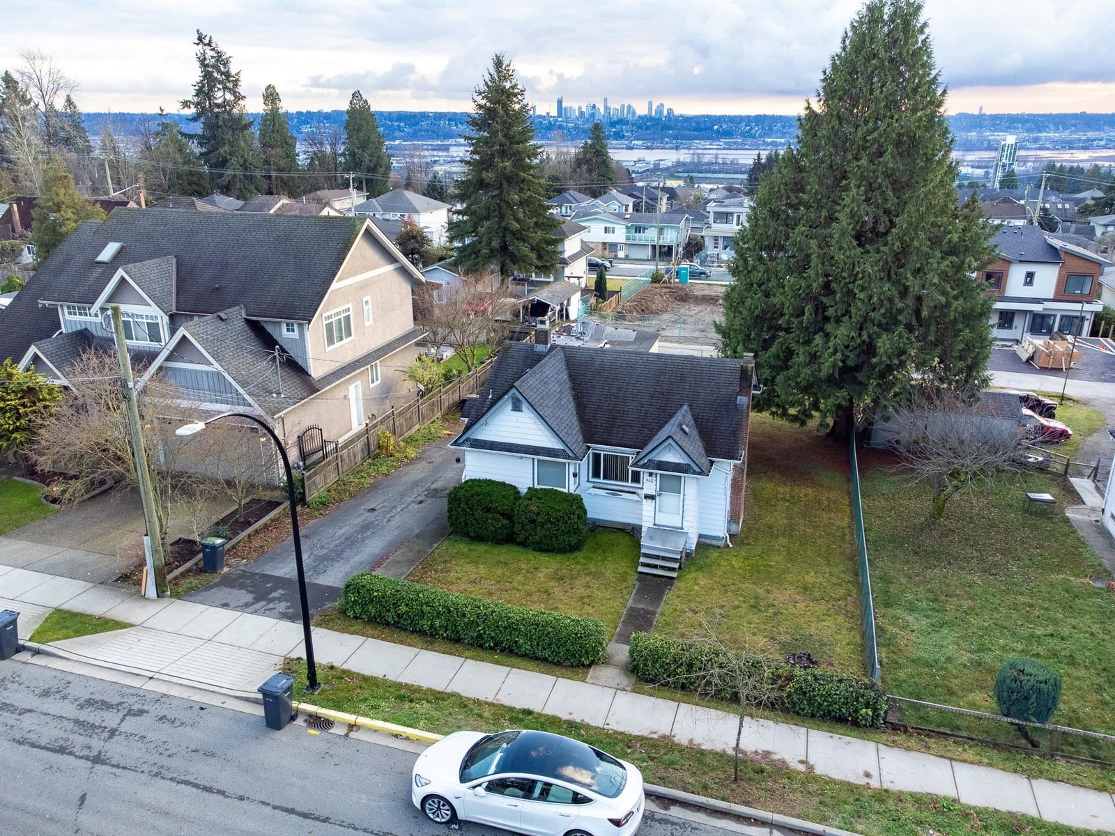 Listing Image 4