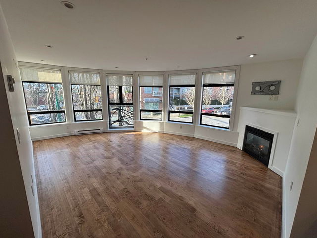 203 - 935 16th Street