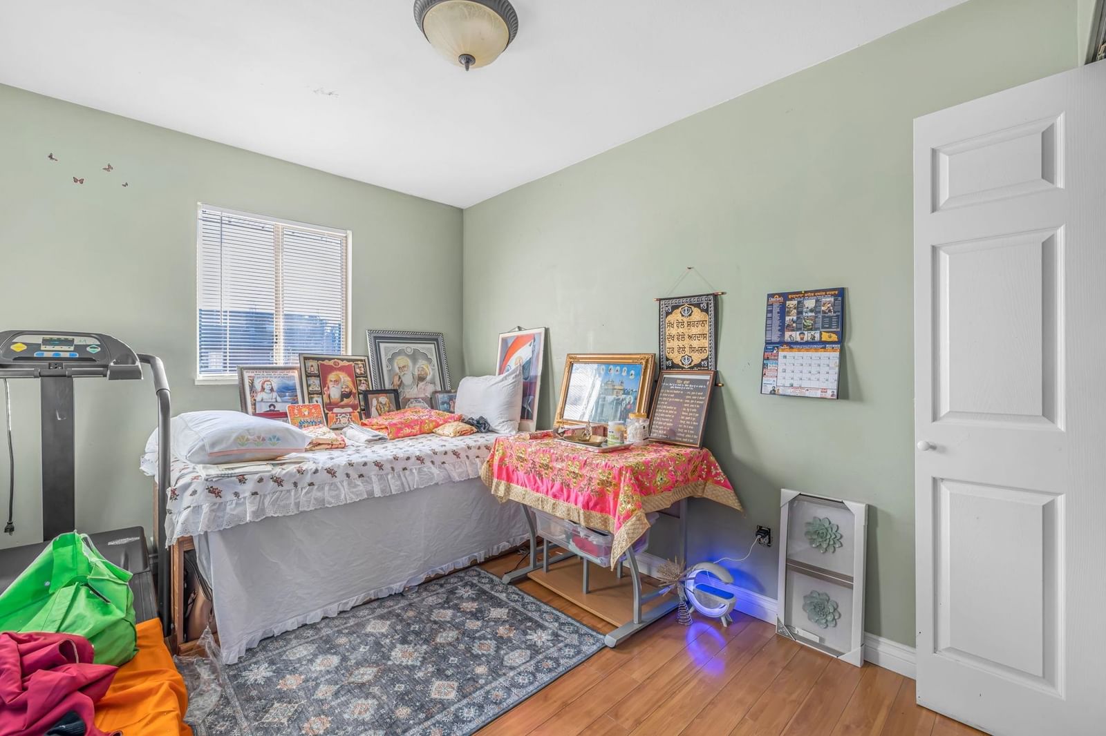 Listing Image 11