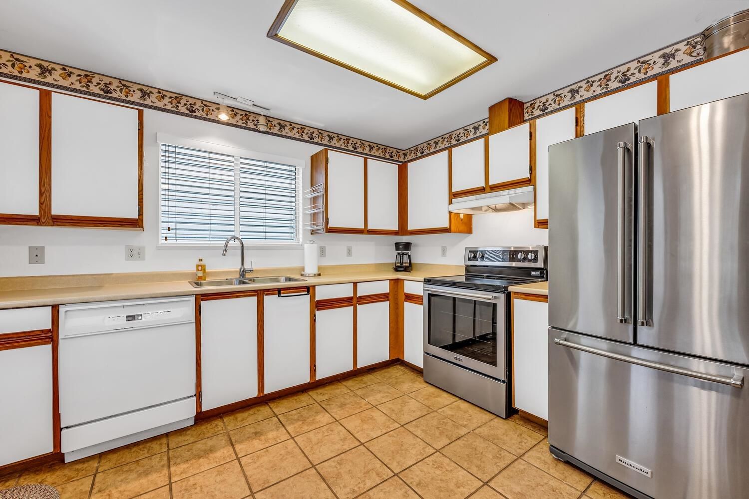 Listing Image 12