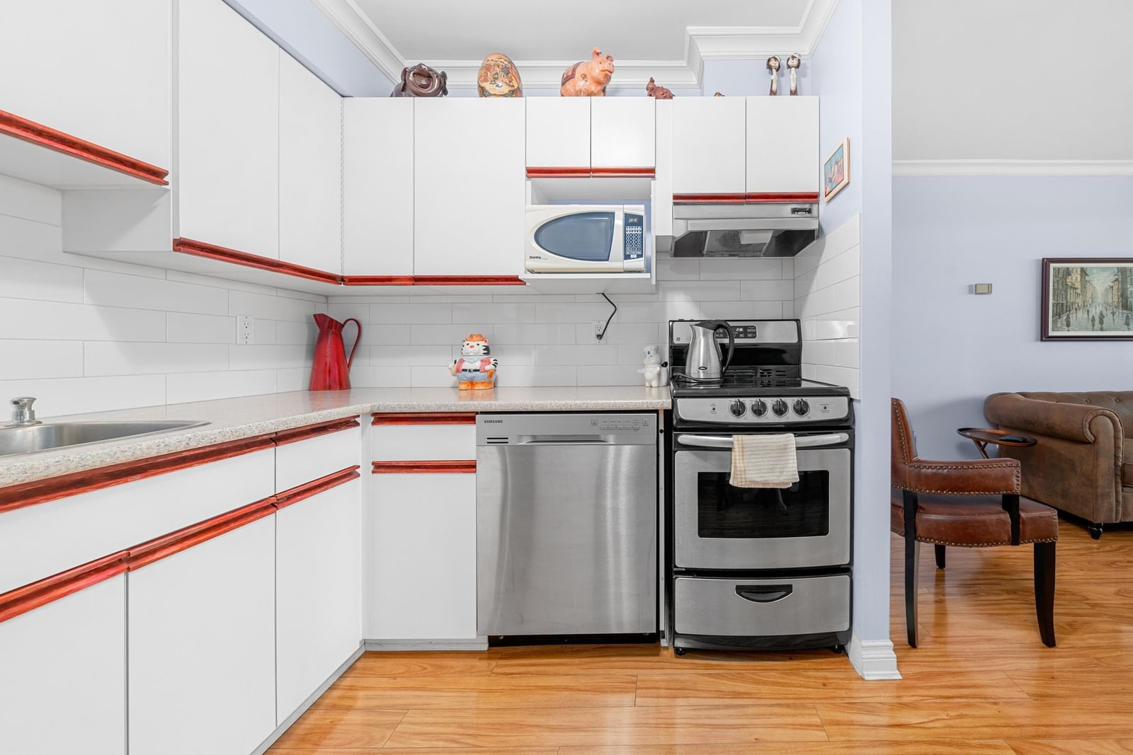 Listing Image 10