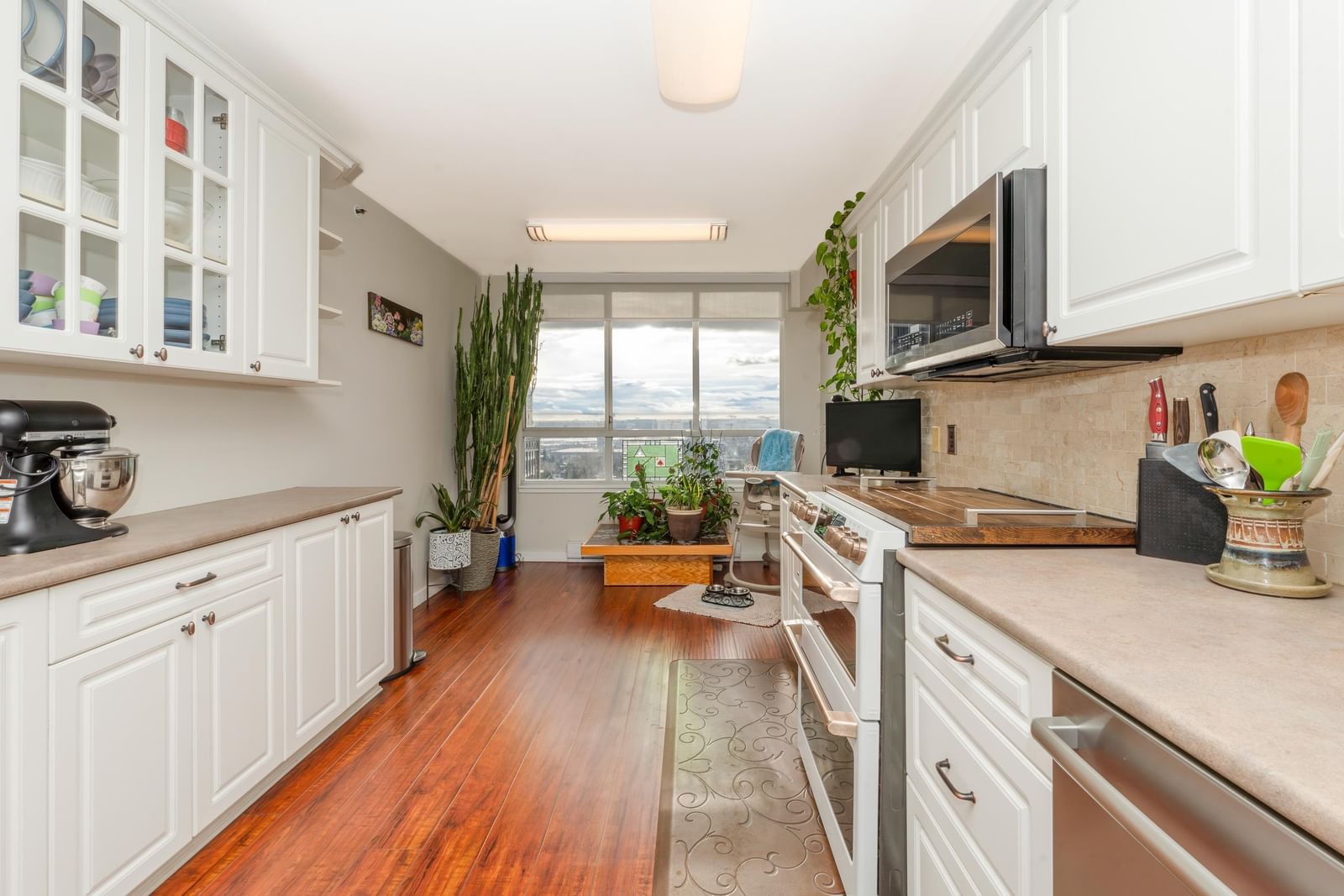 Listing Image 9