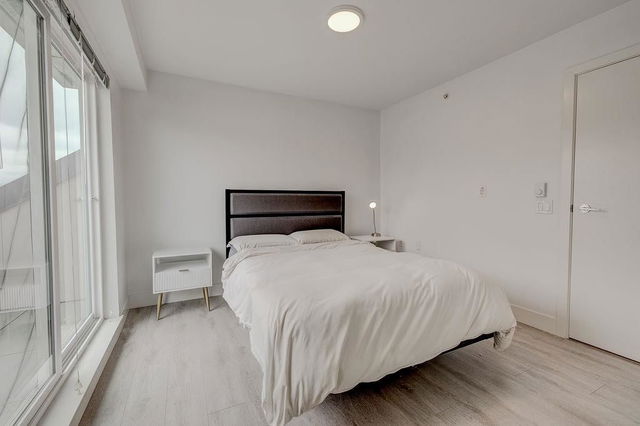 225 - 4858 Slocan Street