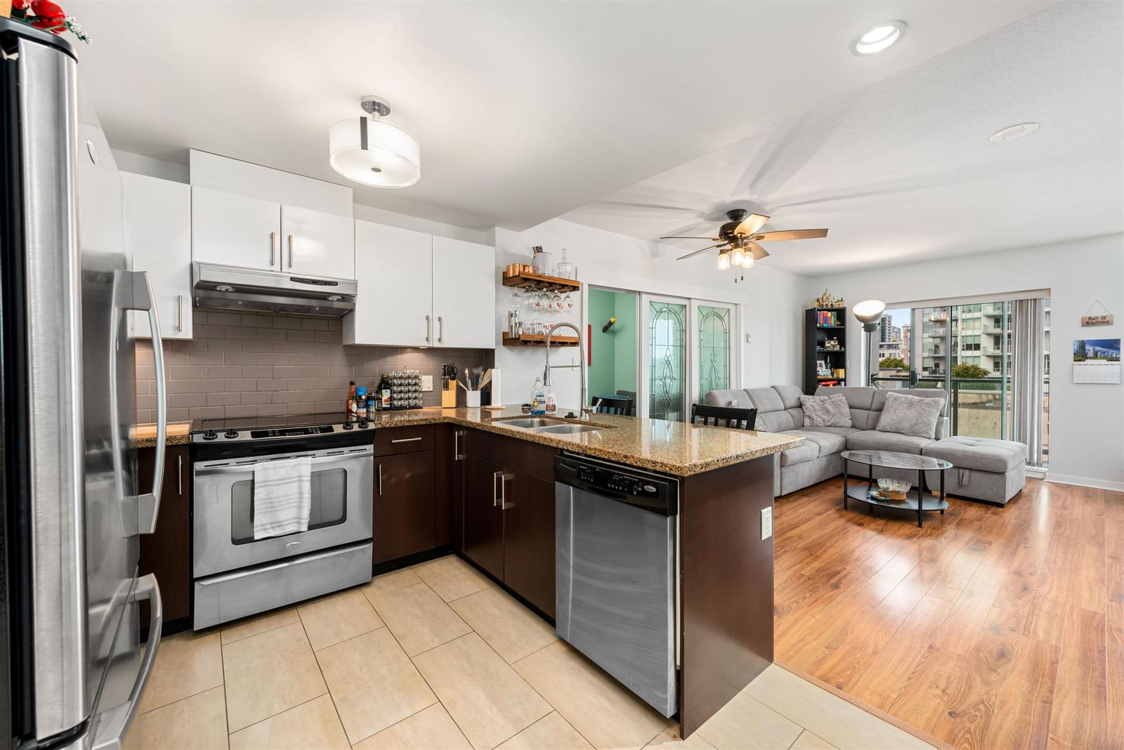Listing Image 6