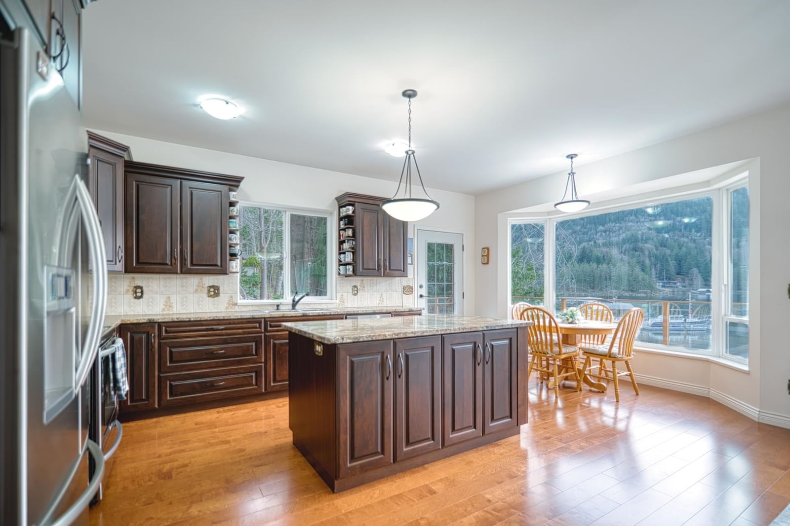 Listing Image 9
