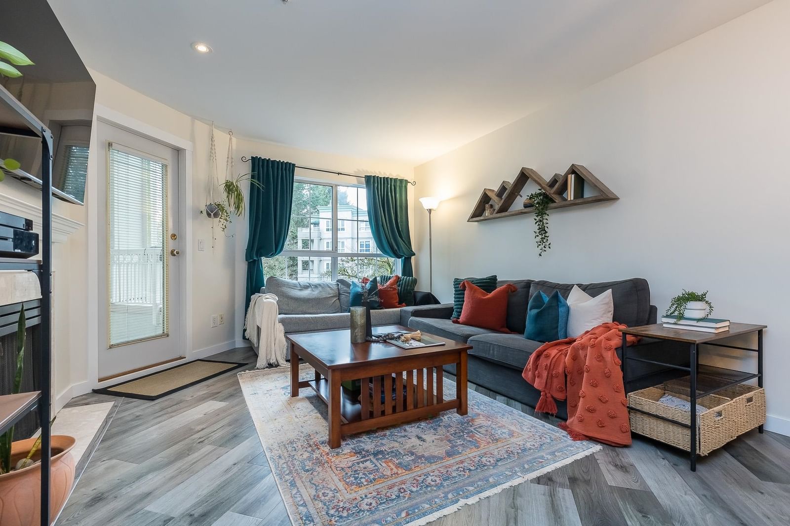 Listing Image 15