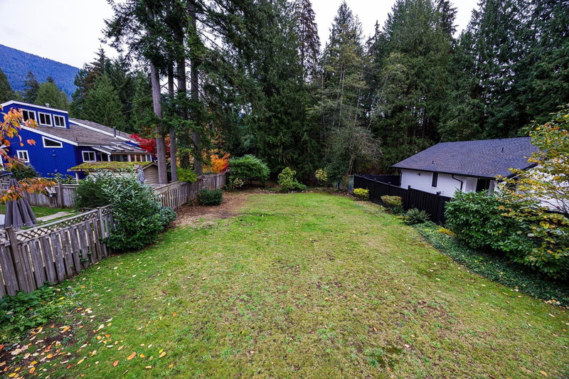 4578 Capilano Road, North Vancouver, V7R 4K3 | Image 2
