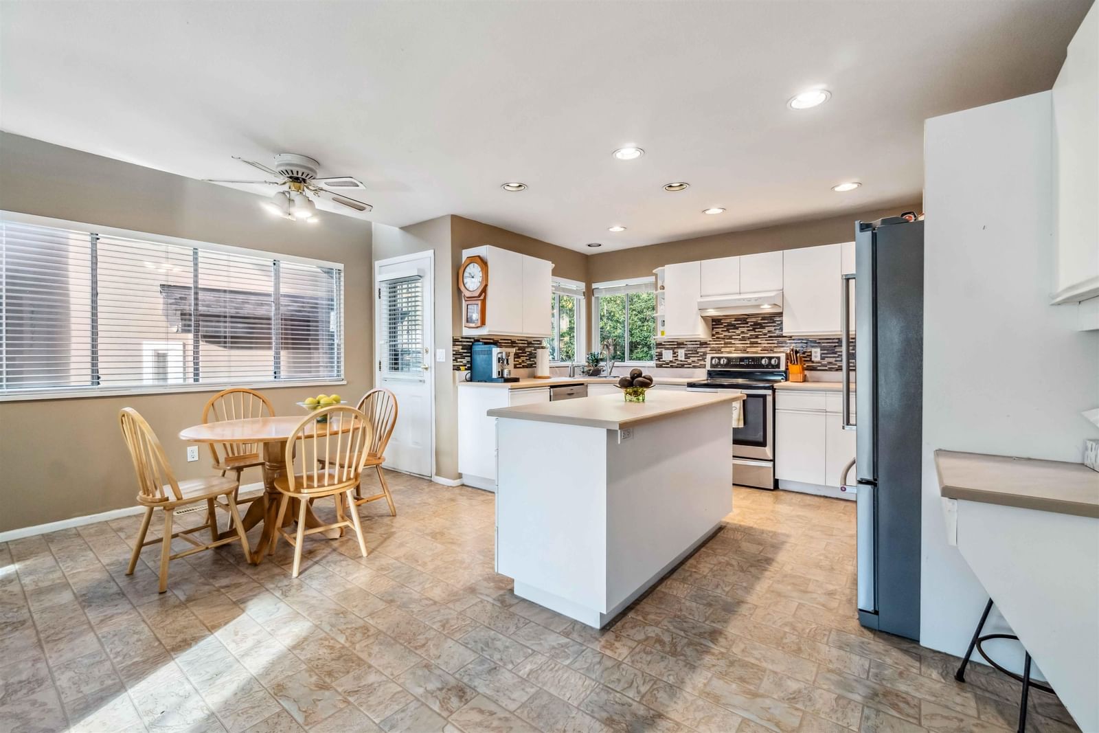 Listing Image 13