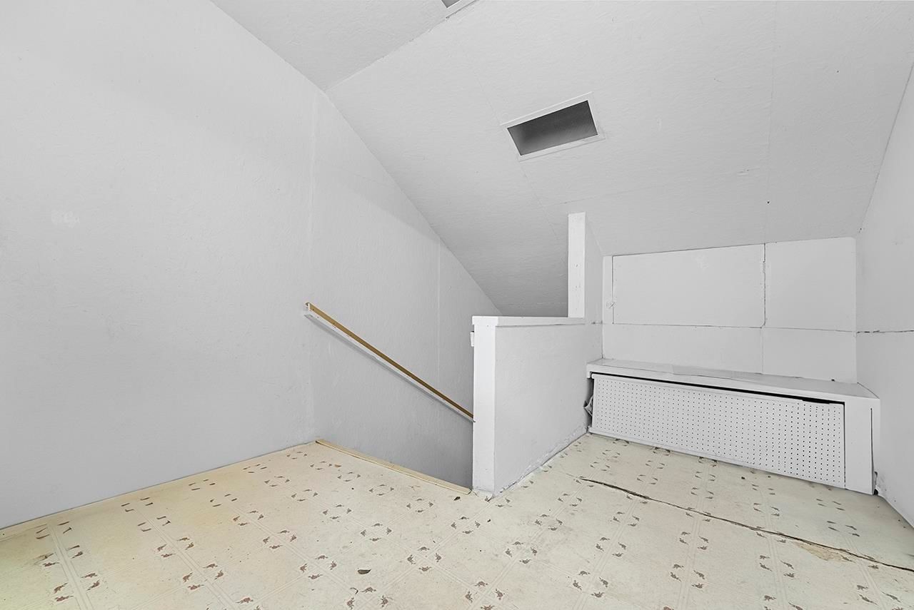 Listing Image 24
