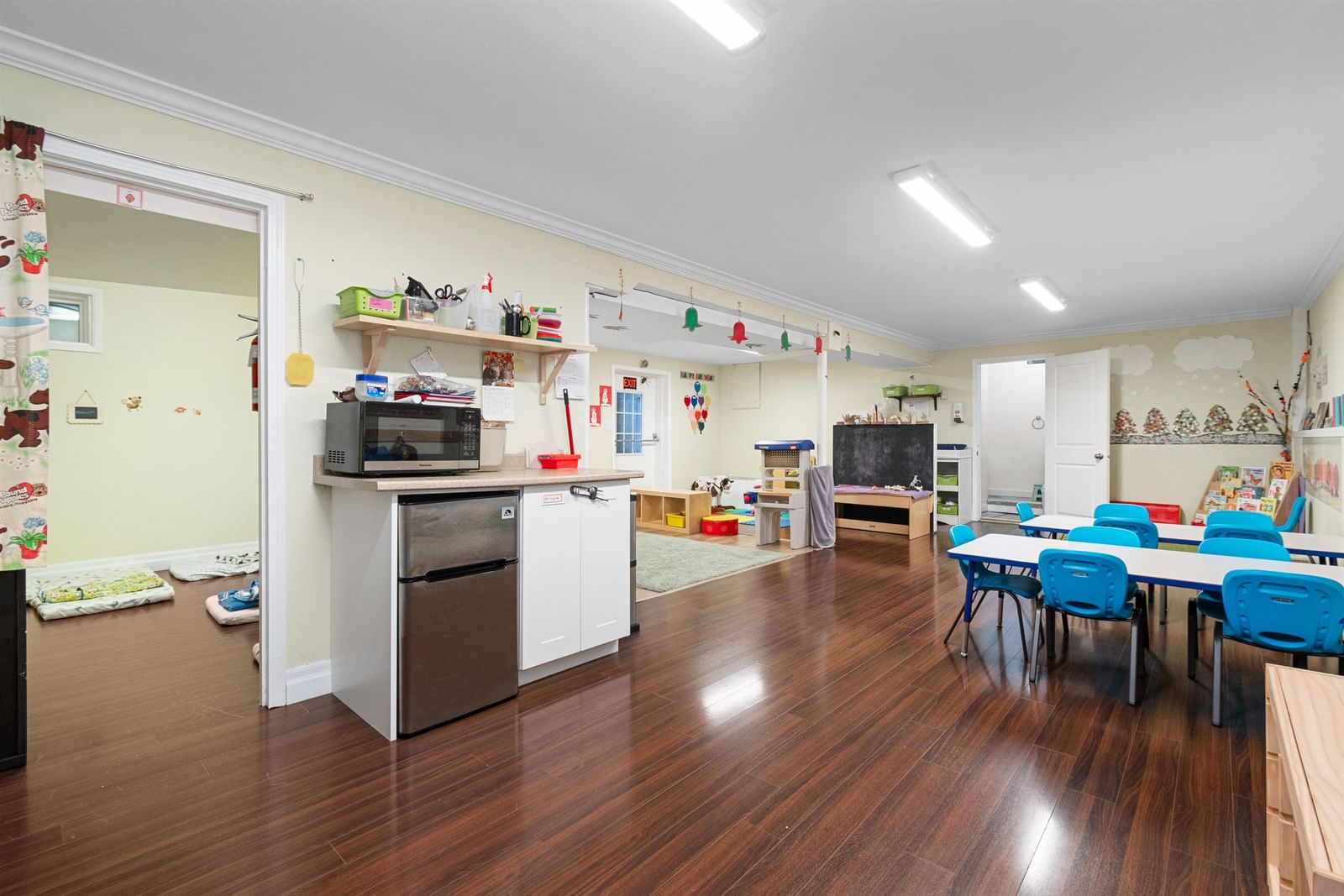 Listing Image 16