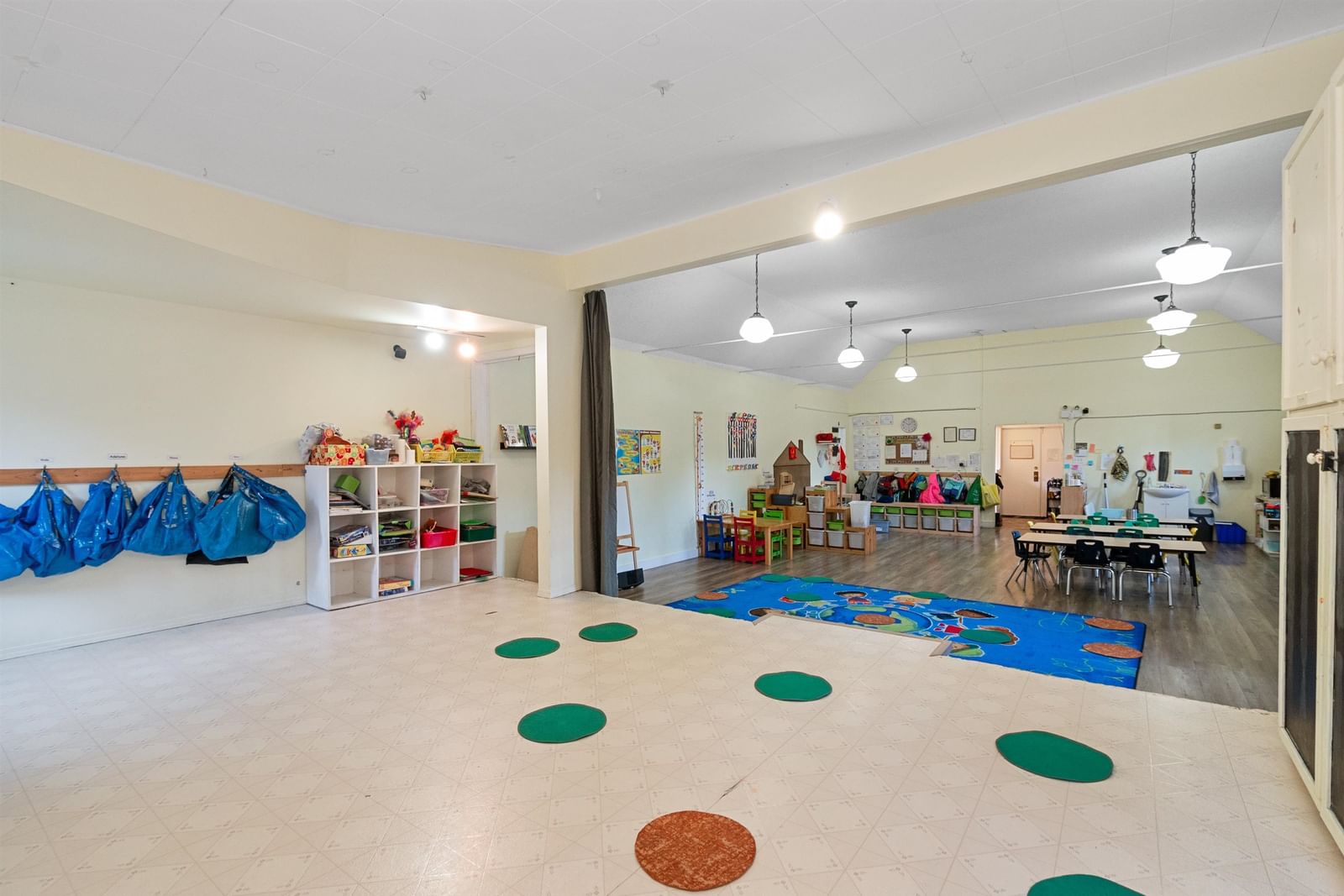 Listing Image 9