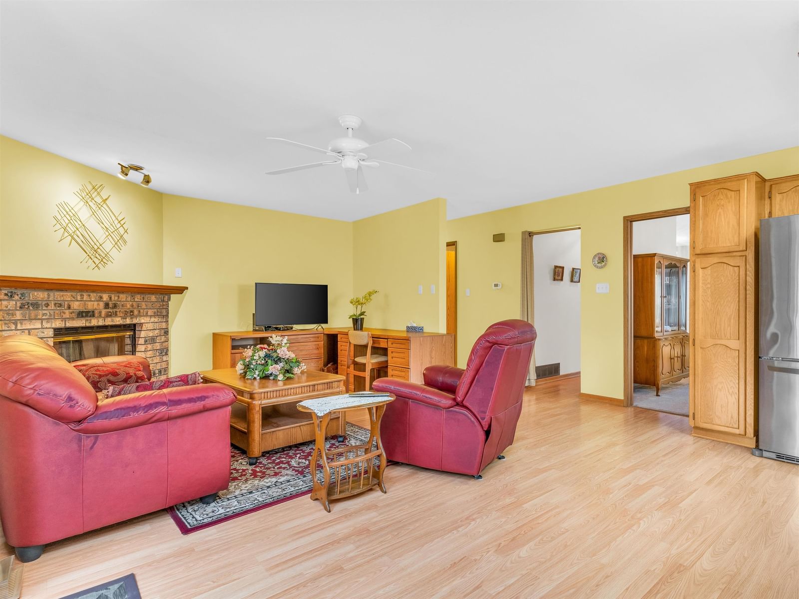 Listing Image 9