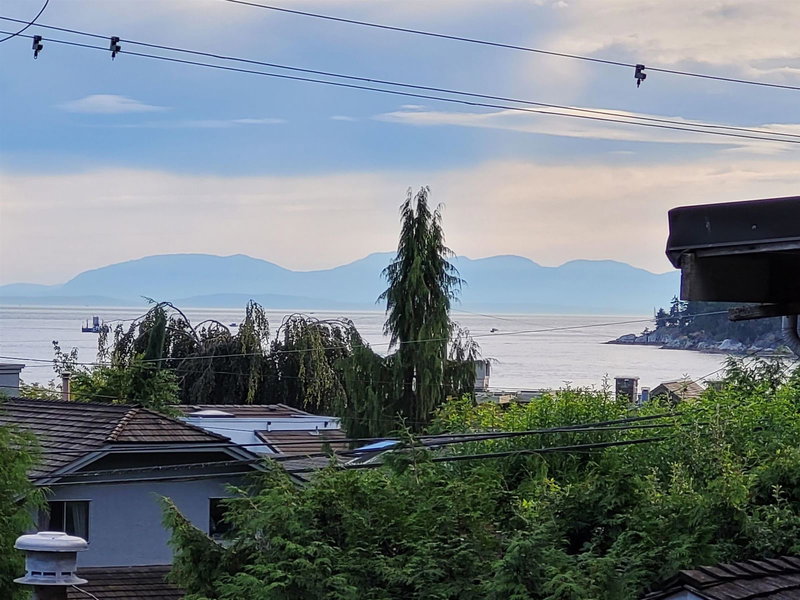 4405 Marine Drive, West Vancouver, V7W 1N8 | Image 3