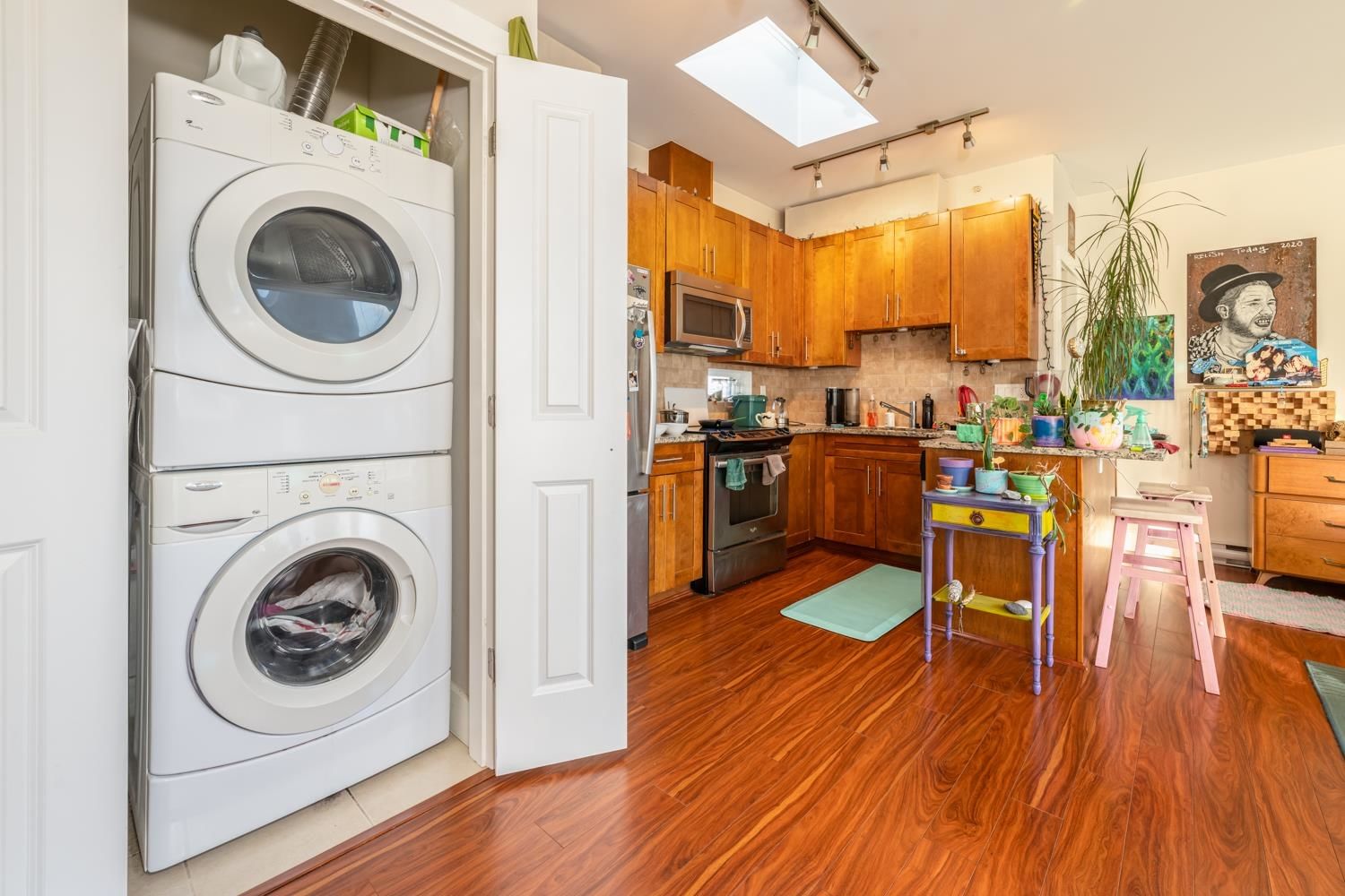 Listing Image 11