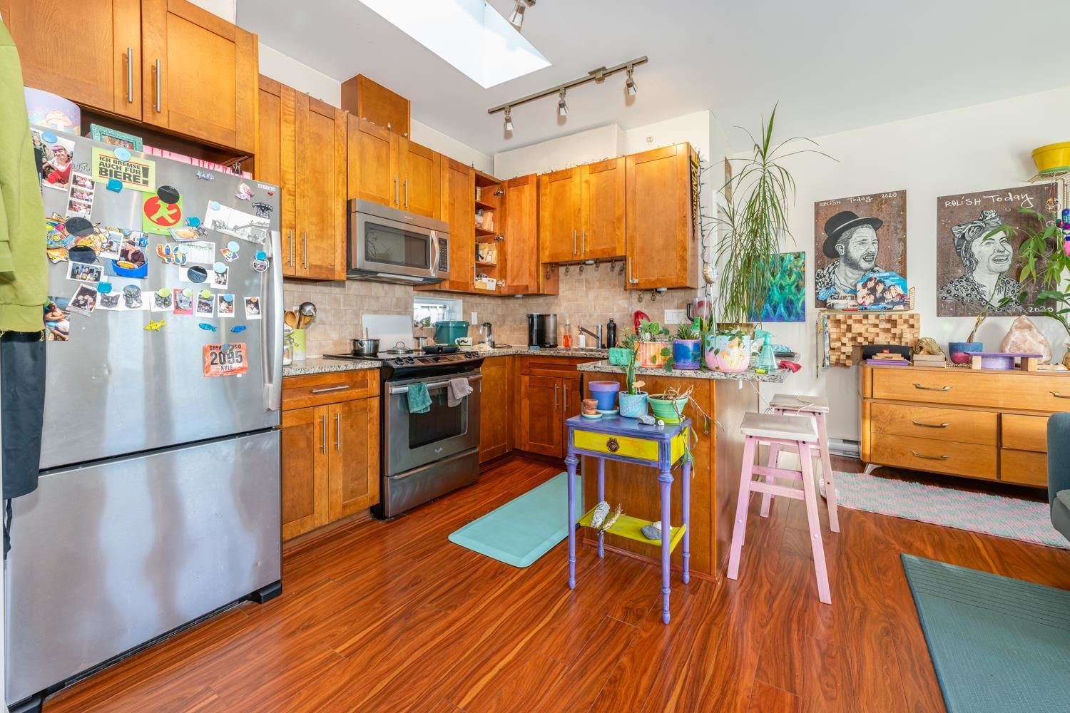 Listing Image 4