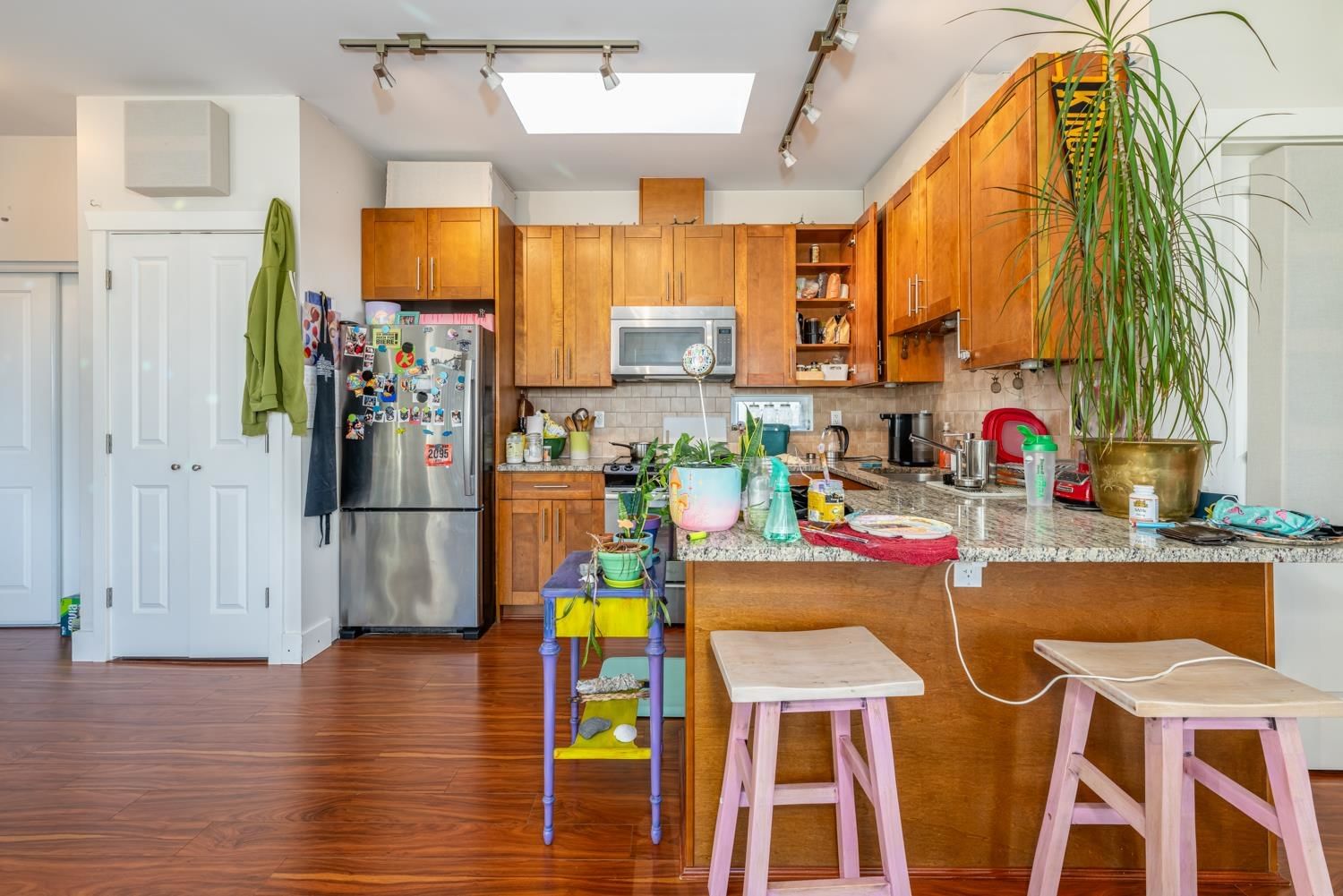 Listing Image 6