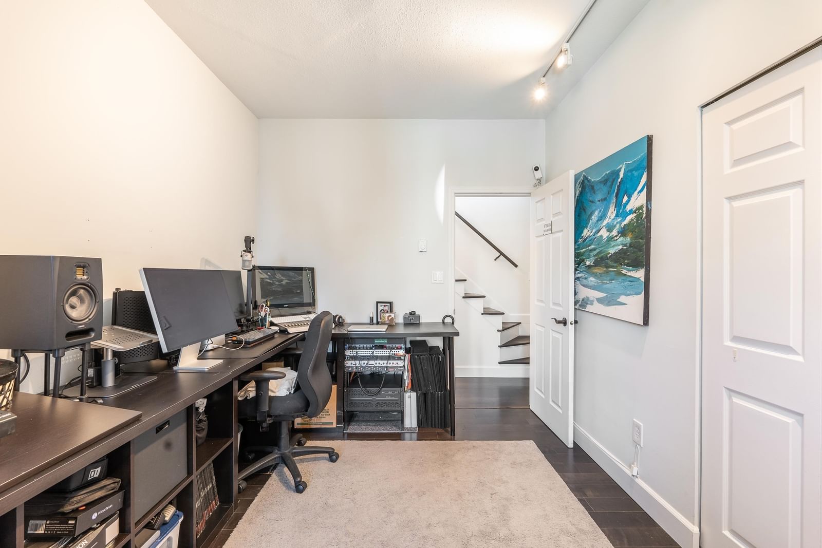 Listing Image 18