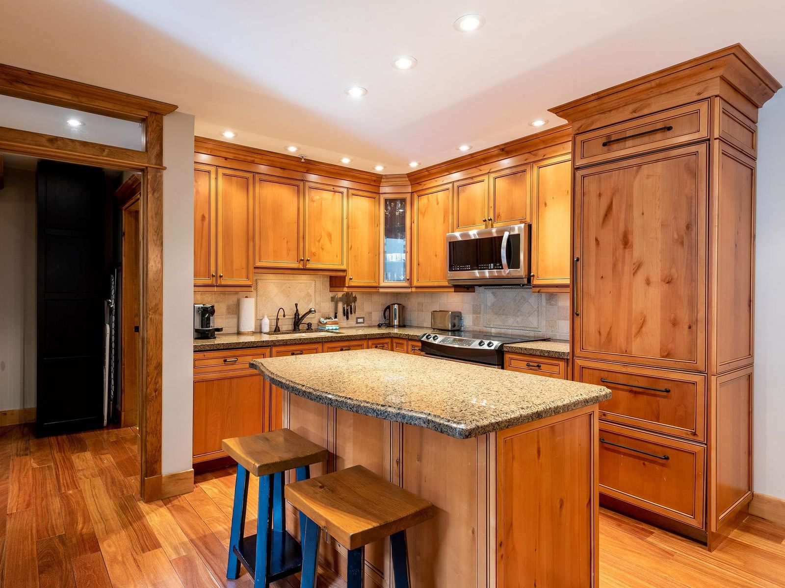Listing Image 11