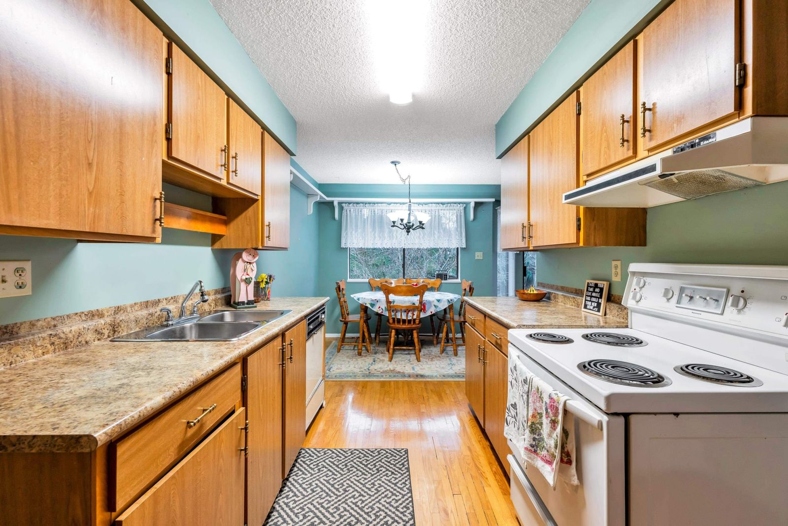 Listing Image 11