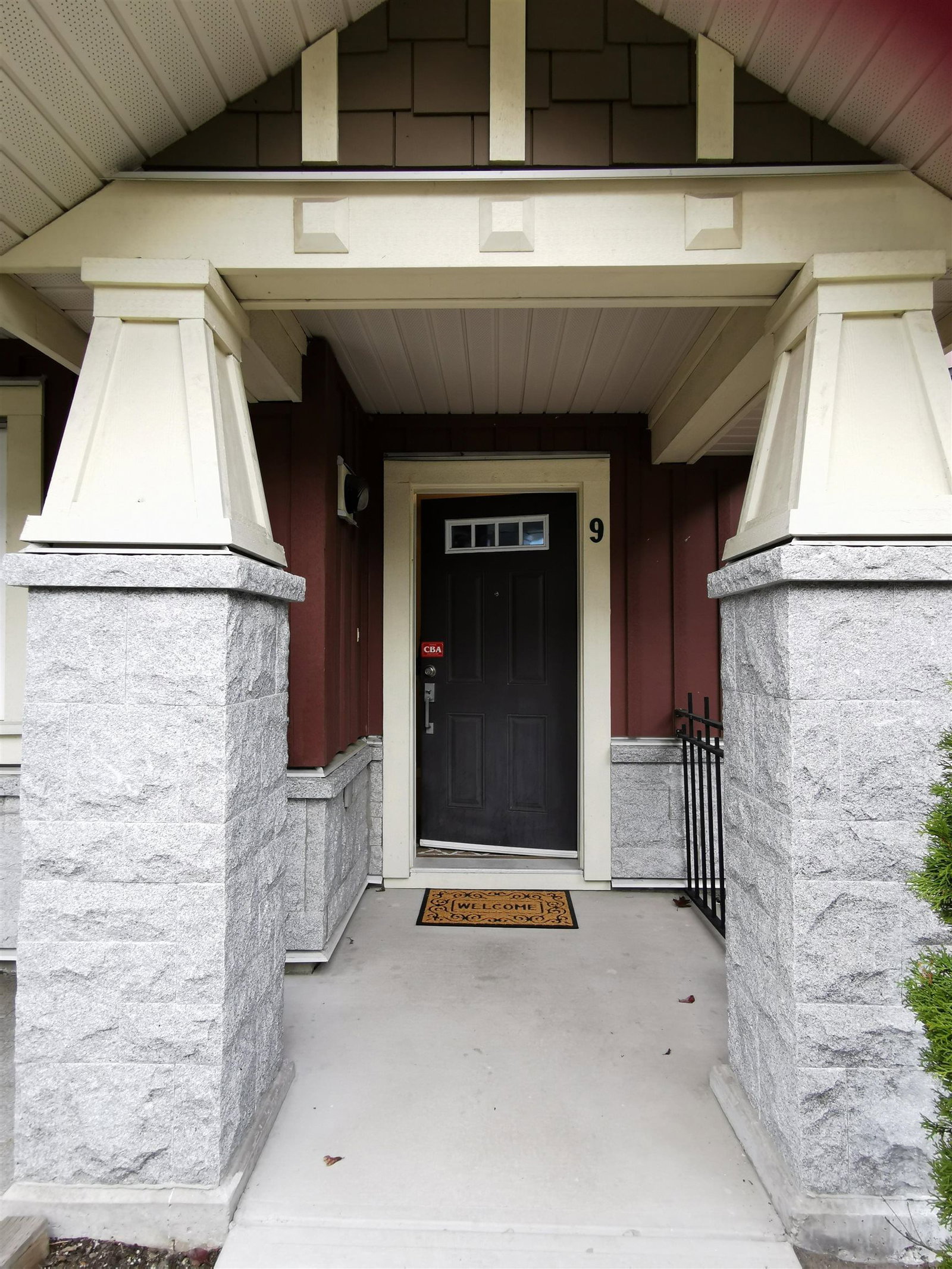Listing Image 4
