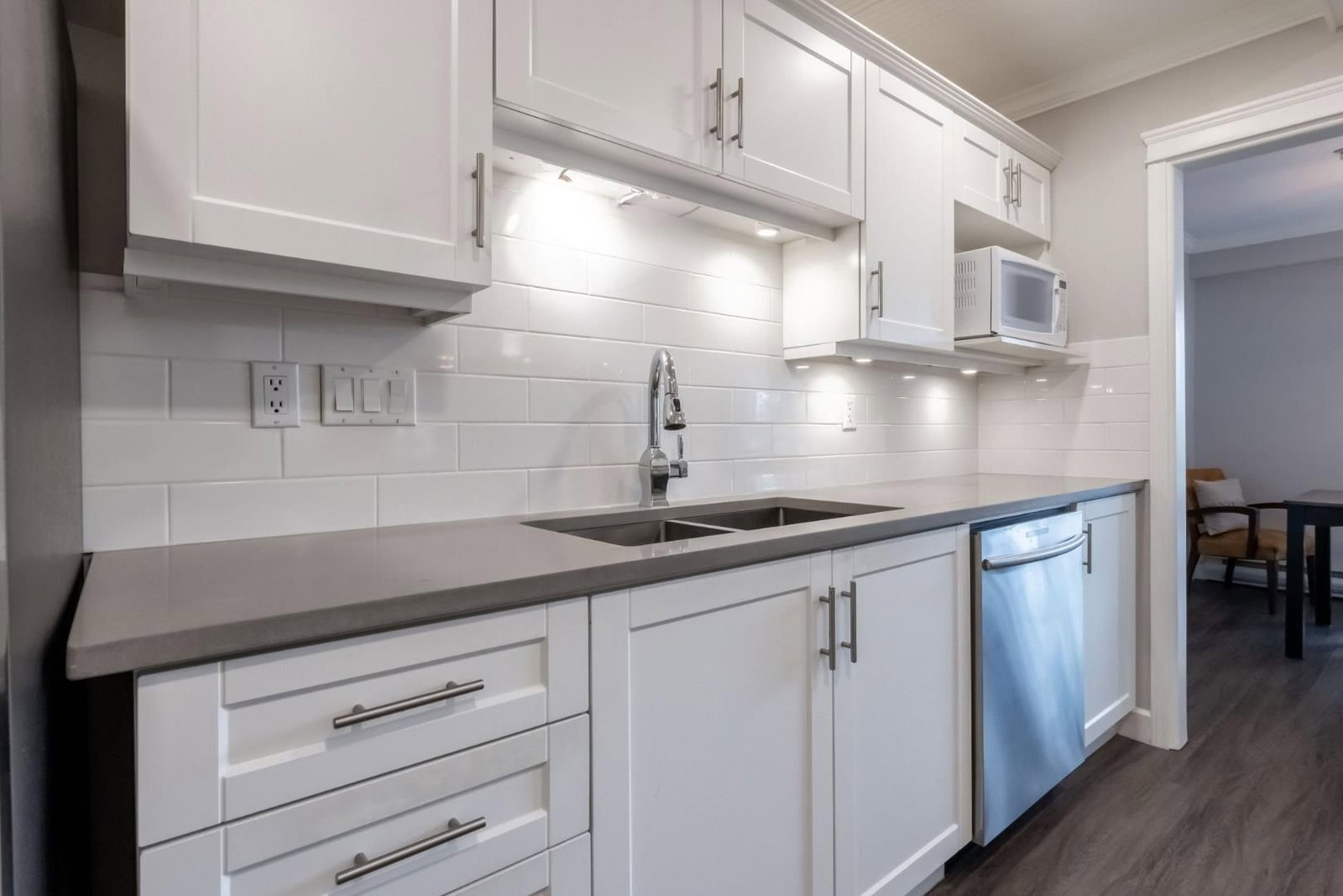 Listing Image 9