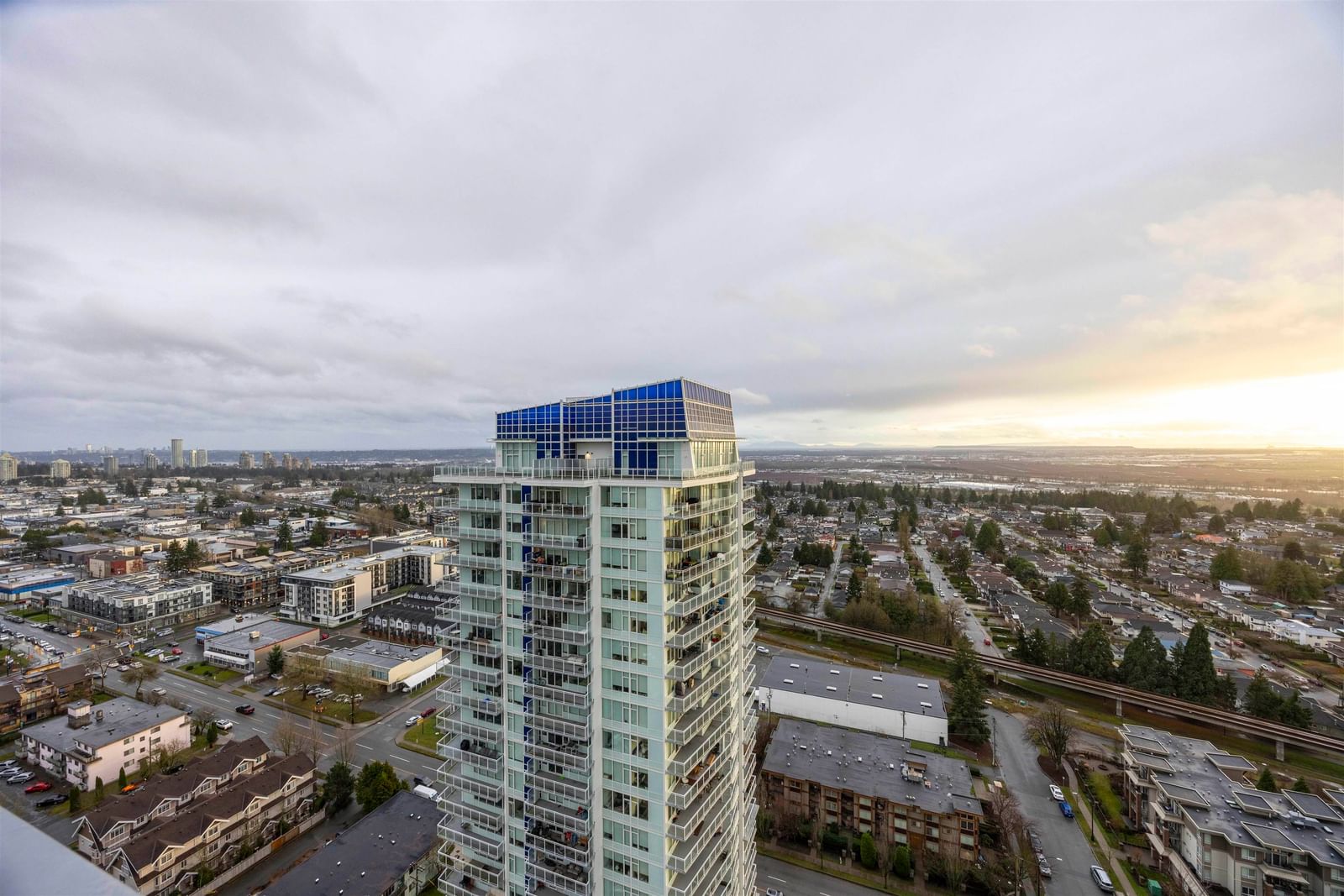 Listing Image 11