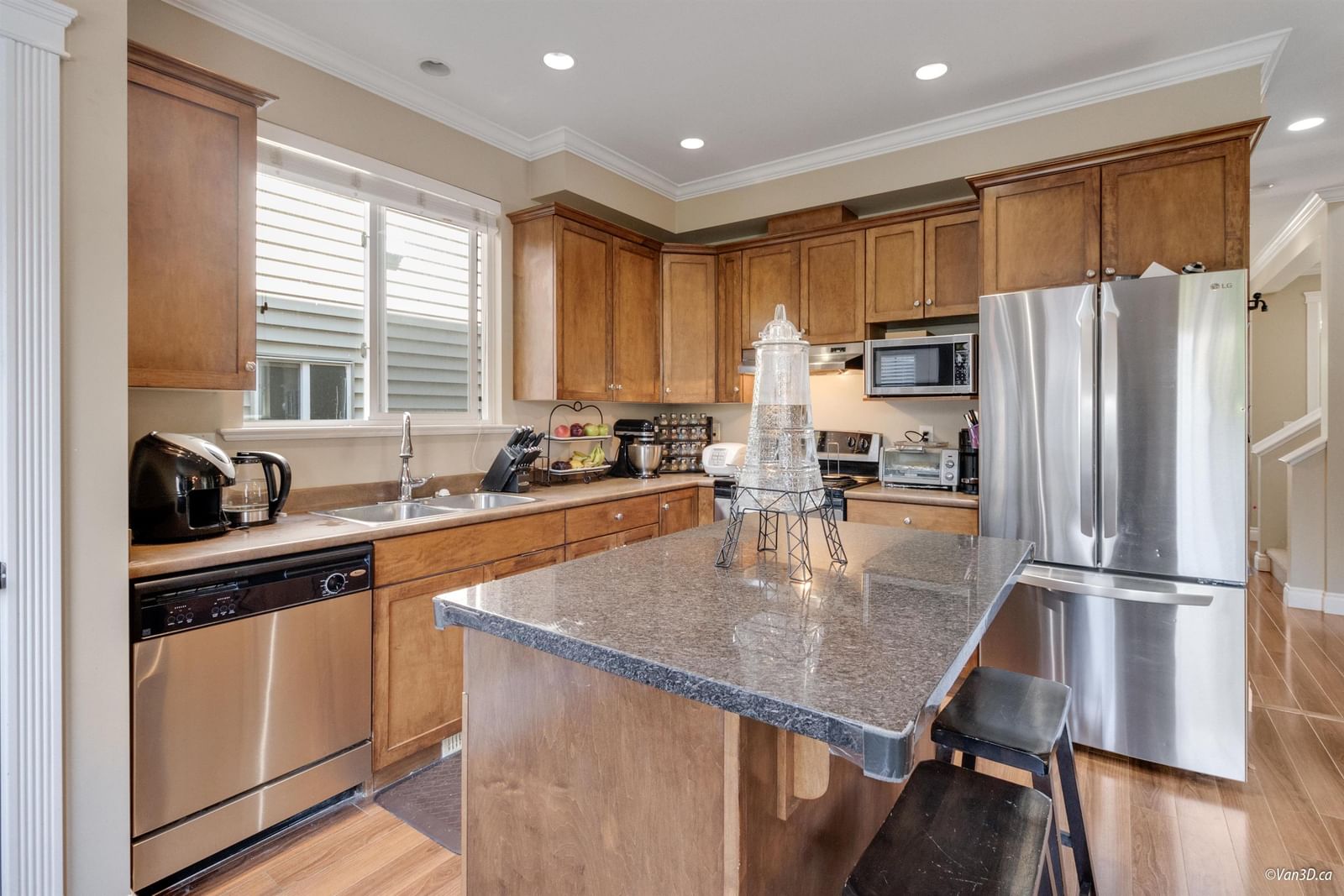 Listing Image 10
