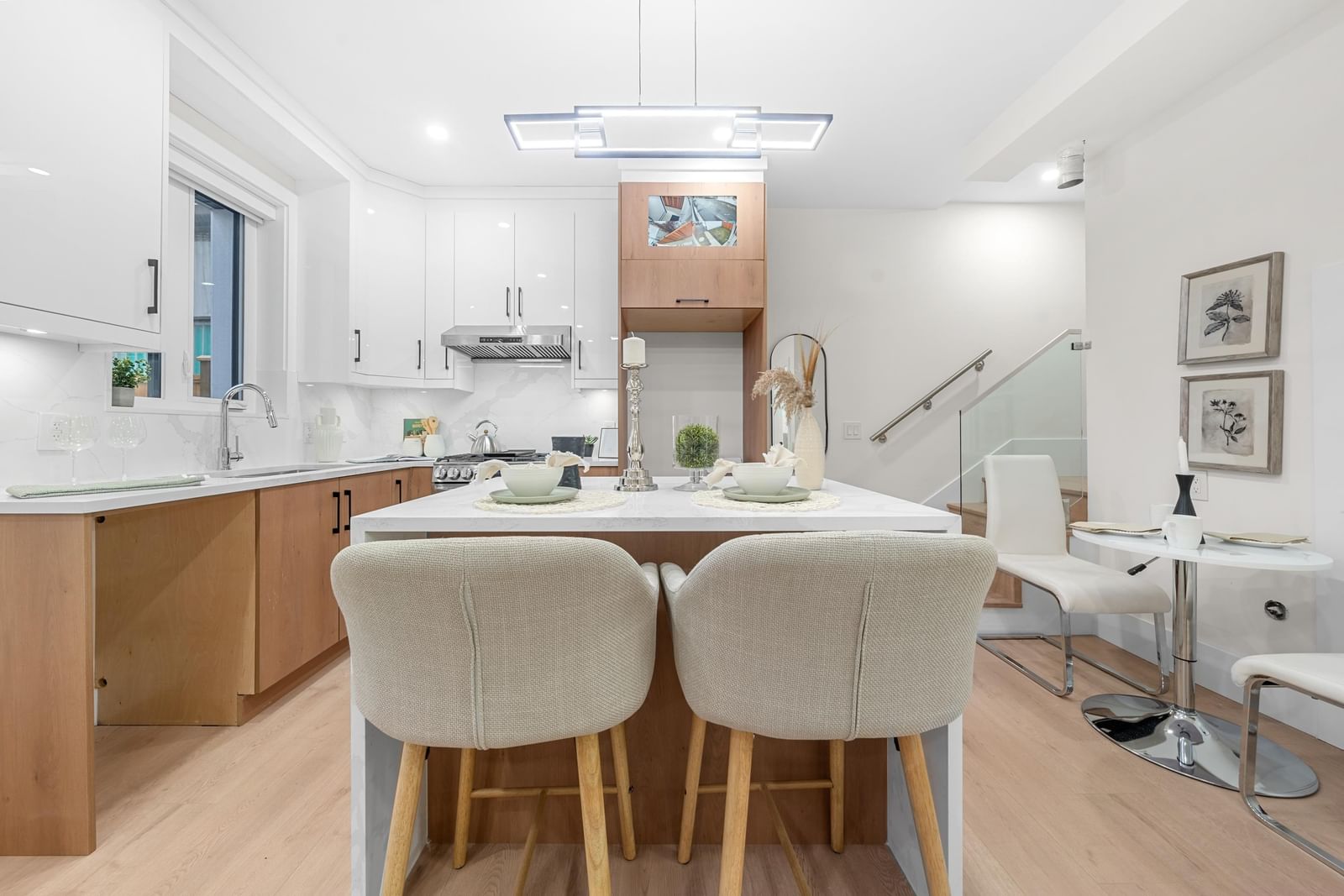 Listing Image 12