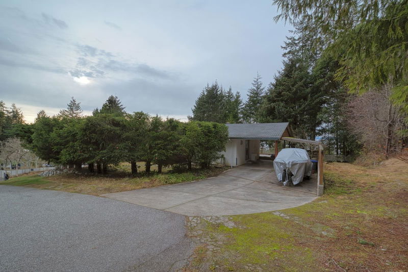 5237 Radcliffe Road, Sechelt, British Columbia (MLS R2950944)