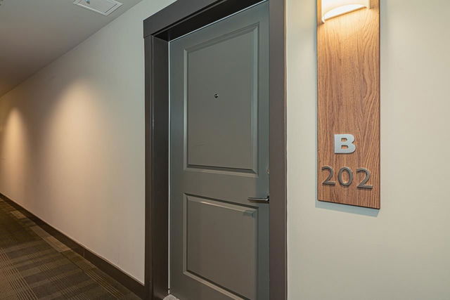 B202 - 20487 65 Avenue